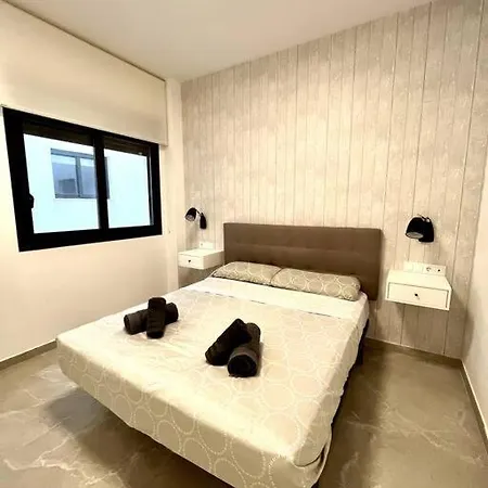 Modern Near The Sea Apartment *